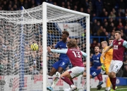 开云体育中国-曼城主场失利，联赛霸主地位动摇