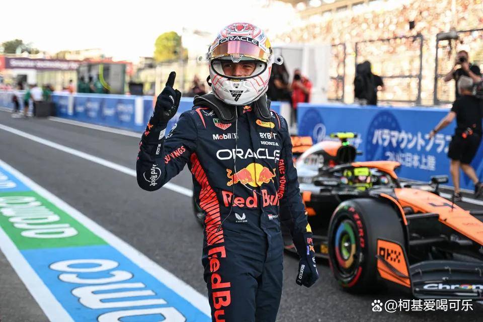 包含梅赛德斯绝杀阿斯顿马丁,皮亚斯特里关键制胜的词条 包含梅赛德斯绝杀阿斯顿马丁,皮亚斯特里关键制胜的词条