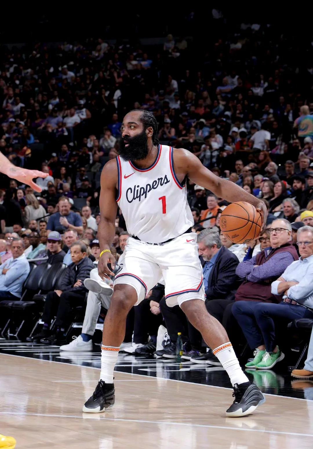 深圳队绝杀76人，伦纳德状态火热的简单介绍