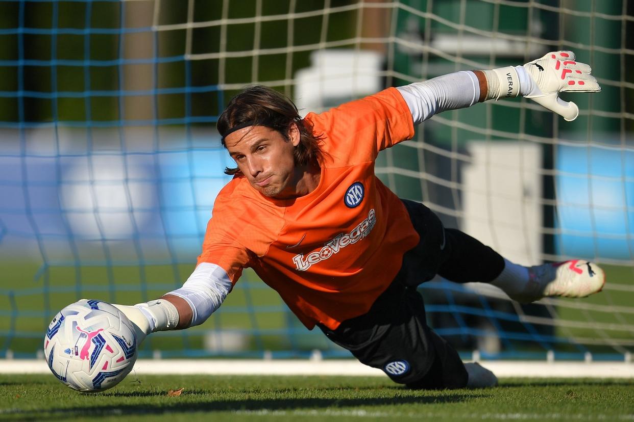 包含热那亚球员获最佳射手奖，表现得相当出色的词条