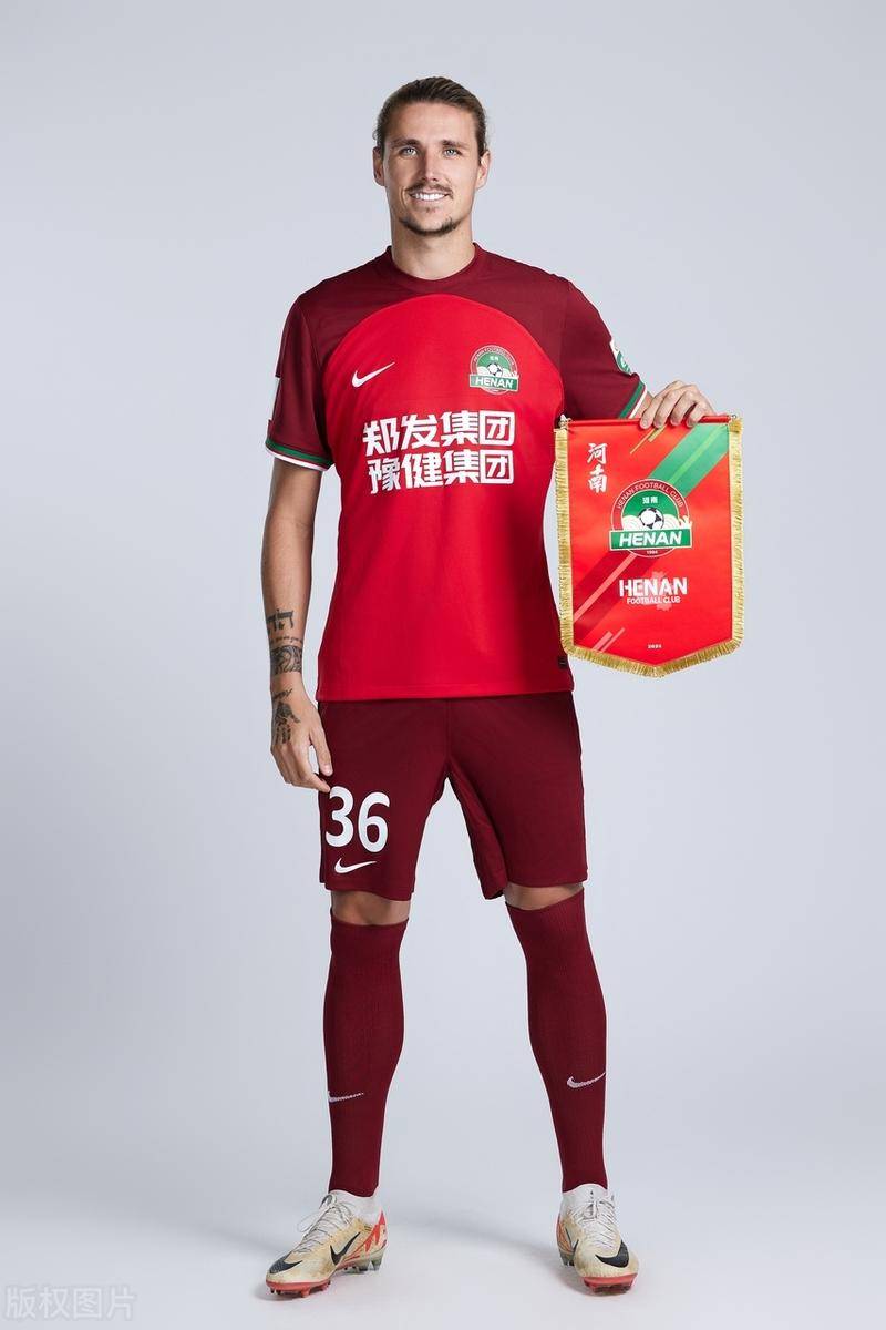 关于莱普齐格在比赛中捍卫荣誉,球迷欢呼的信息 关于莱普齐格在比赛中捍卫荣誉,球迷欢呼的信息