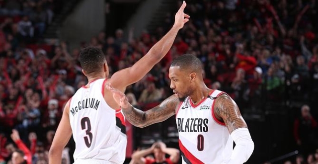 开拓者大胜黄蜂,西部竞争激烈进入尾声 开拓者大胜黄蜂,西部竞争激烈进入尾声