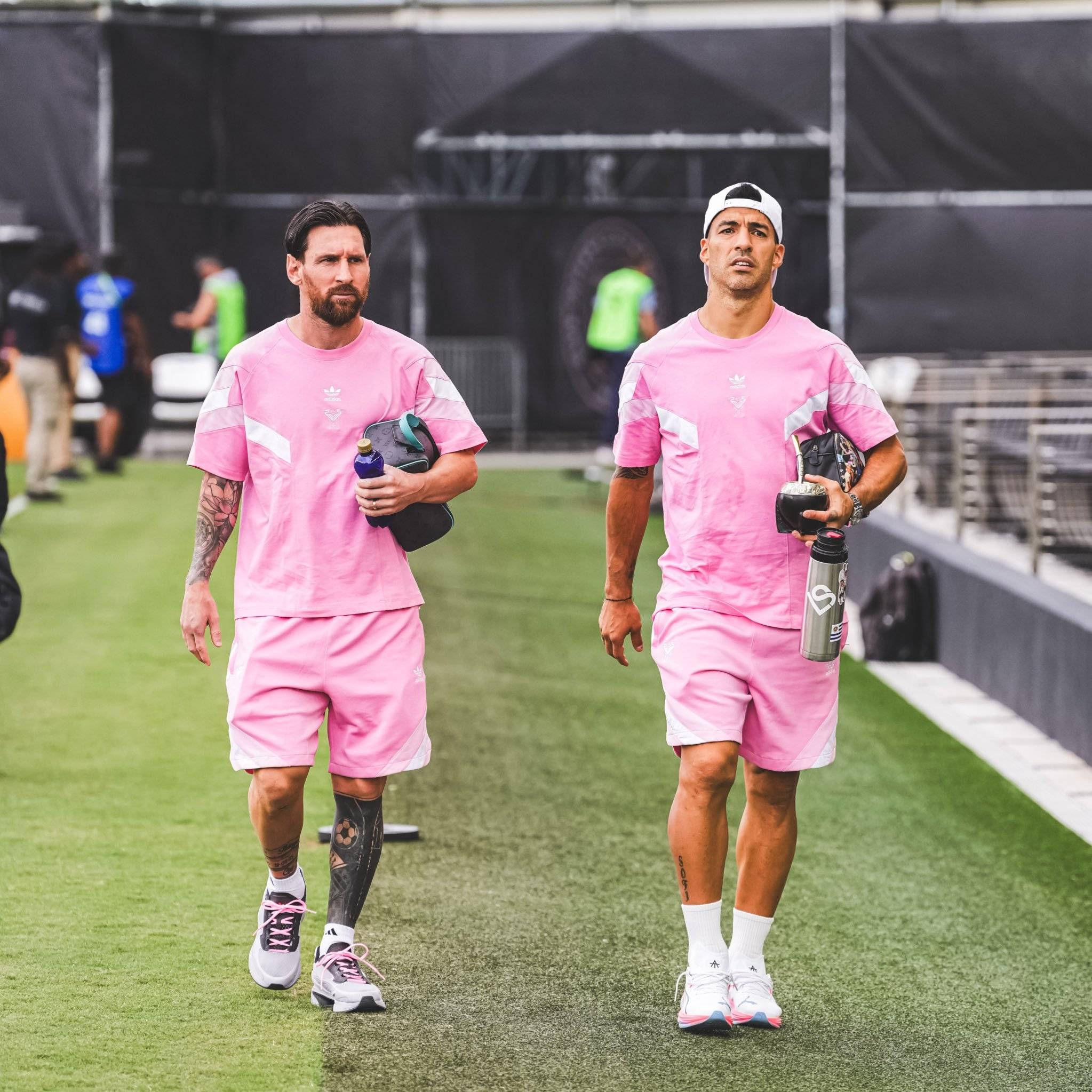 阿贾克斯与巴黎圣日耳曼角逐国际足坛荣耀的简单介绍 阿贾克斯与巴黎圣日耳曼角逐国际足坛荣耀的简单介绍