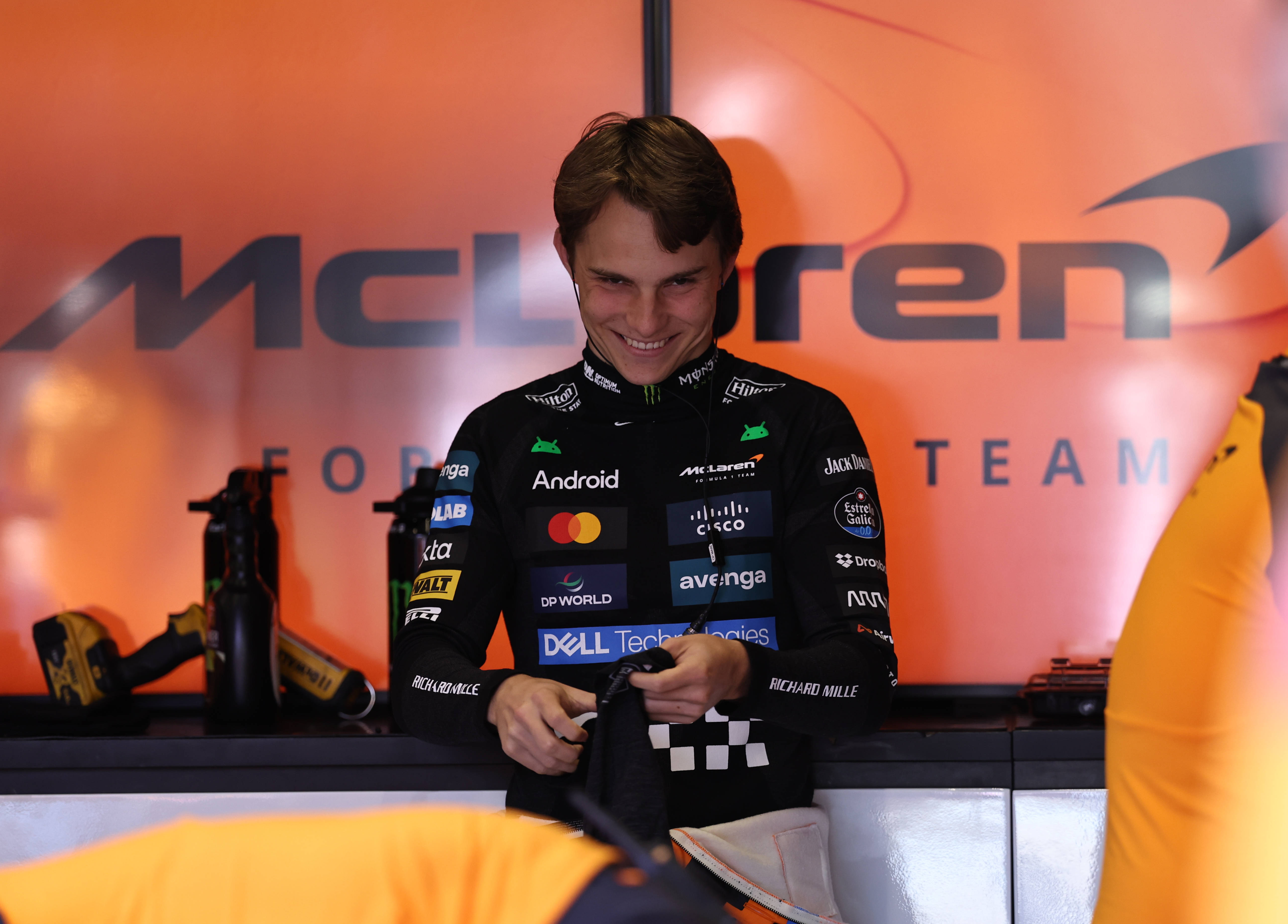 包含梅赛德斯力克威廉姆斯，皮亚斯特里扛起全队的词条