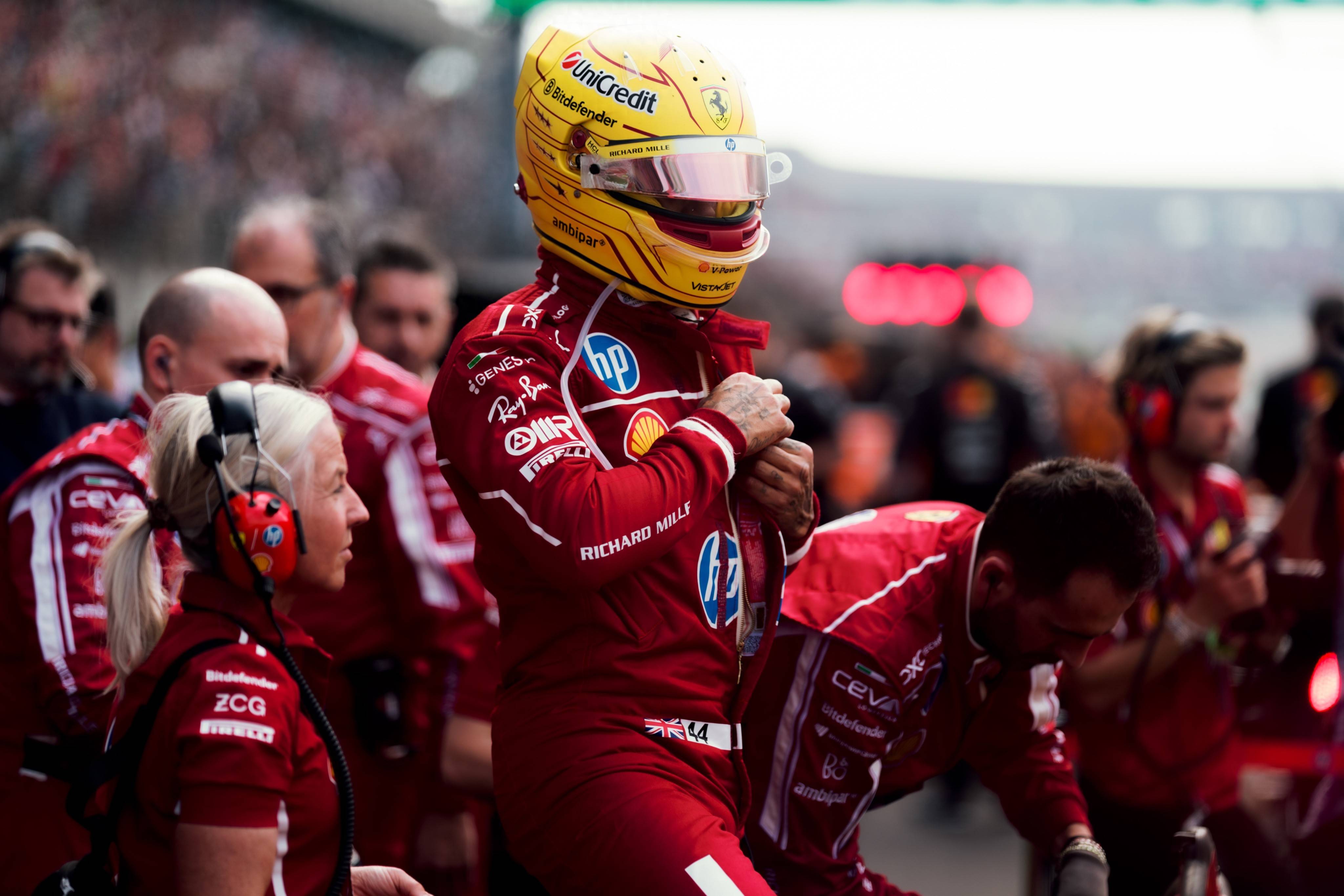 阿斯顿马丁鏖战哈斯车队，勒克莱尔惊艳四座