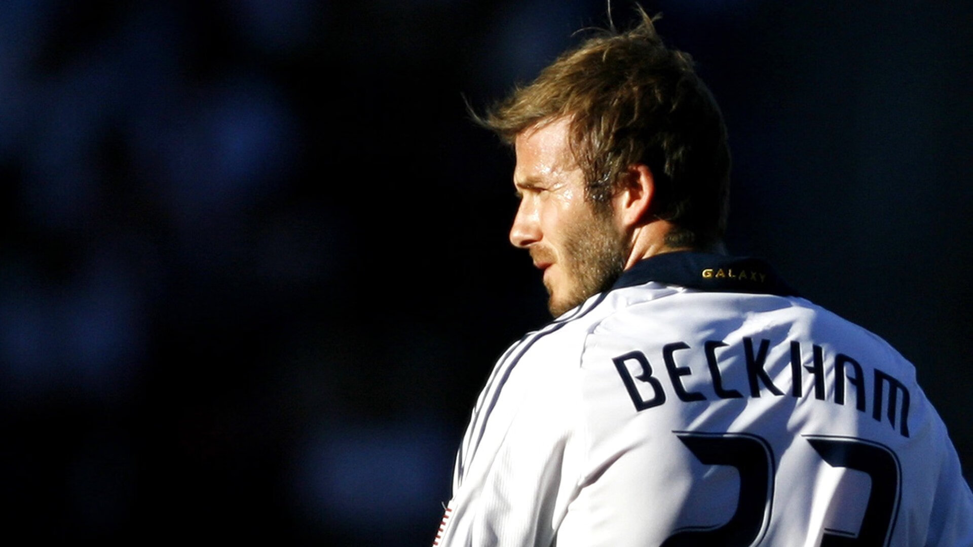 世界排名争夺战焦点战，加拿大完胜乌拉圭，书写北美足球新篇章