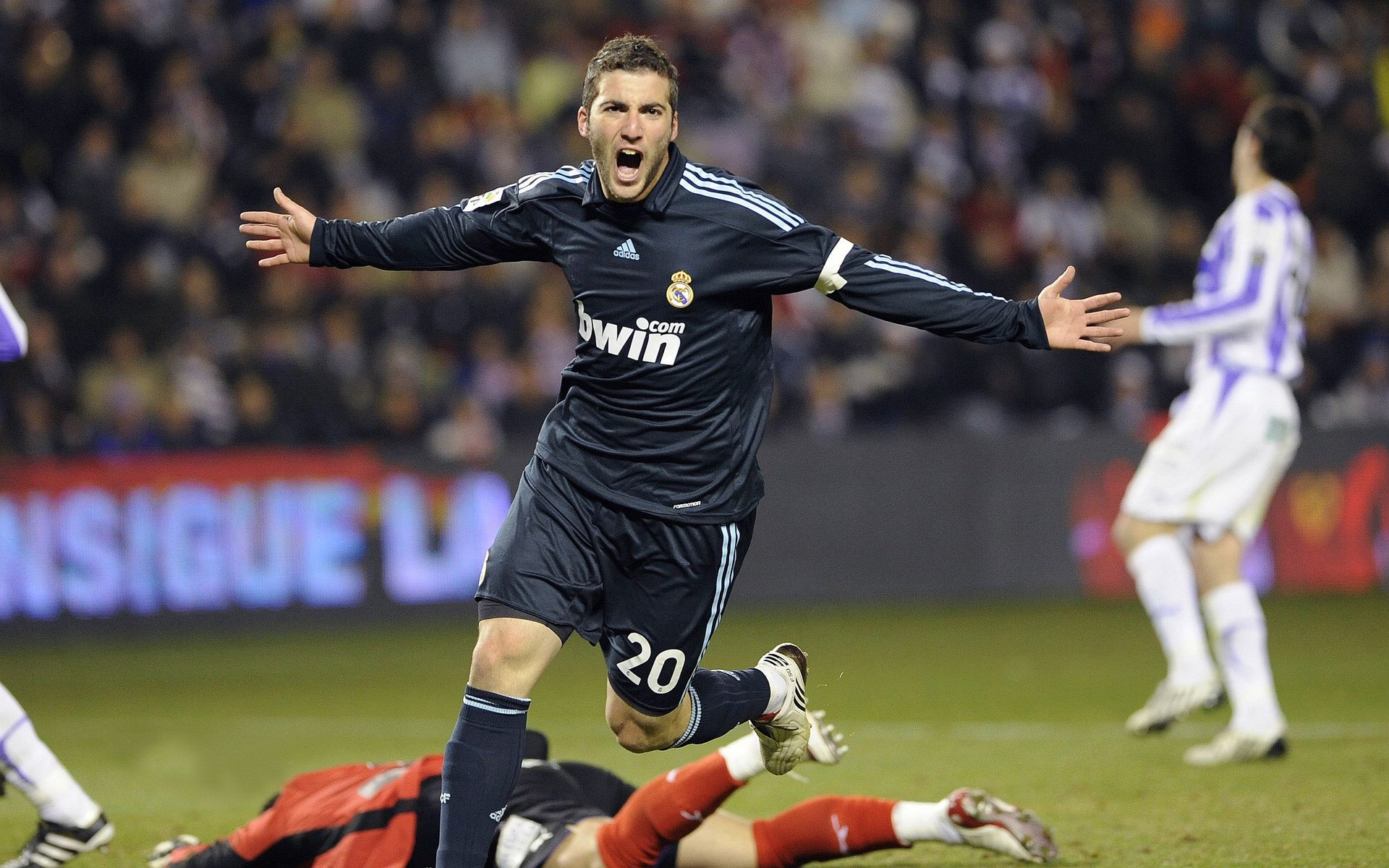 教科书之夜,乔治如何用一场比赛定义季后赛巨星